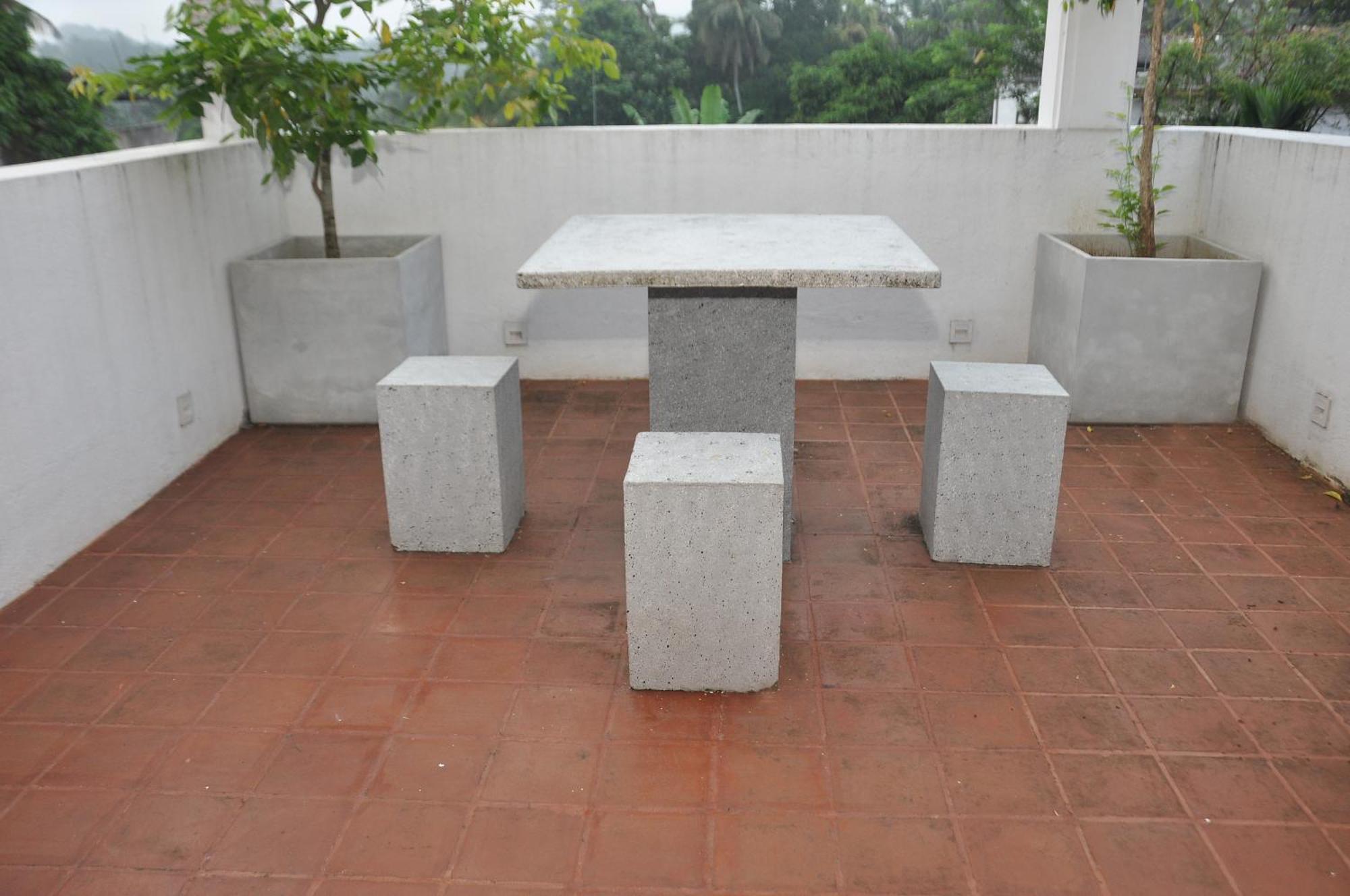 Golden Shower Inn Kandy Exterior photo
